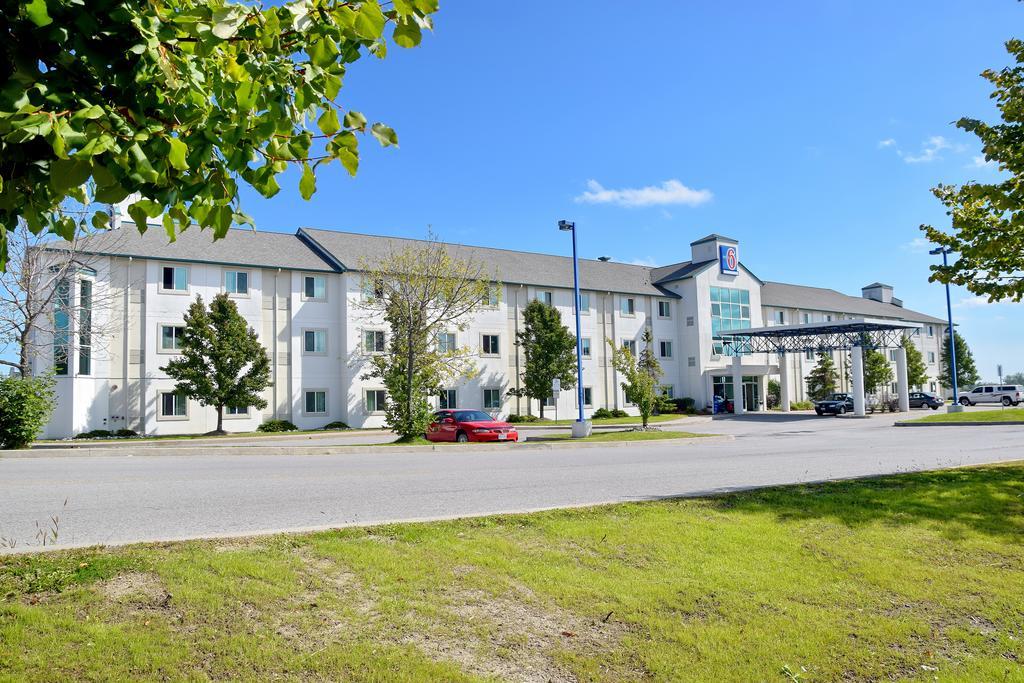 Motel 6-Whitby, On - Toronto East Exterior foto