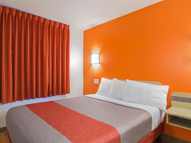 Motel 6-Whitby, On - Toronto East Exterior foto