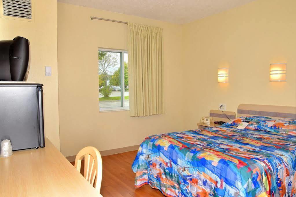 Motel 6-Whitby, On - Toronto East Exterior foto